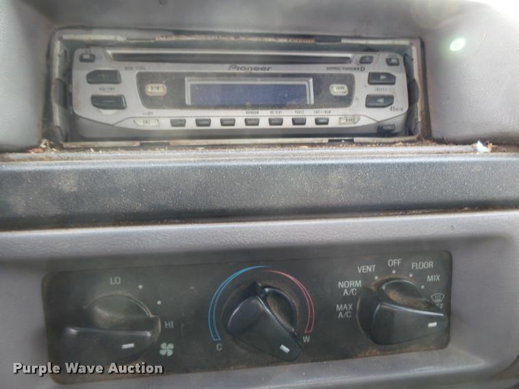 image for item DA2501 1996 Ford F350 chip truck