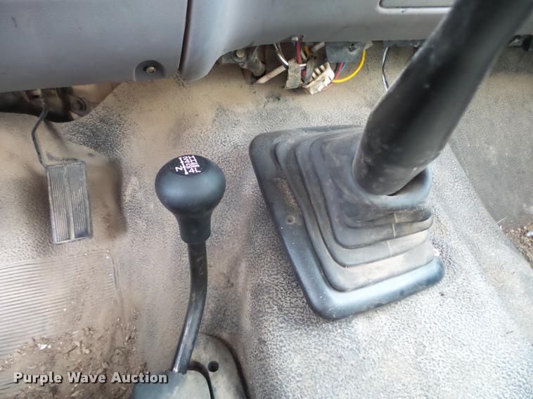 image for item DA2501 1996 Ford F350 chip truck