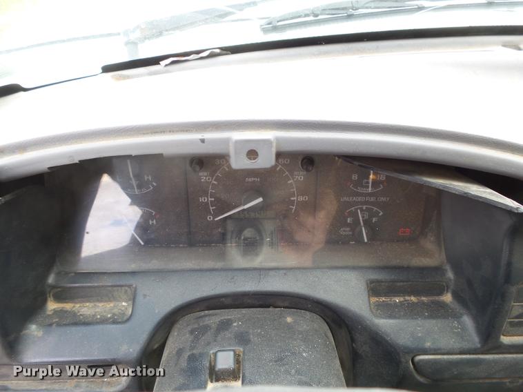 image for item DA2501 1996 Ford F350 chip truck