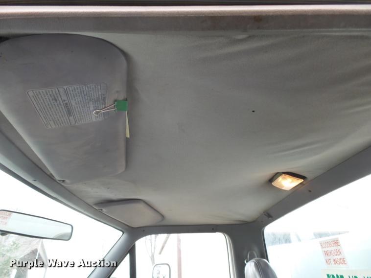 image for item DA2501 1996 Ford F350 chip truck