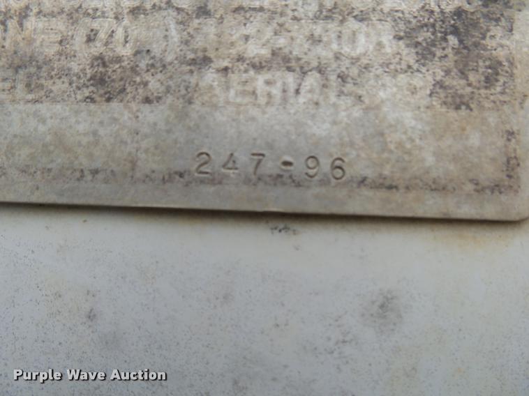 image for item DA2501 1996 Ford F350 chip truck