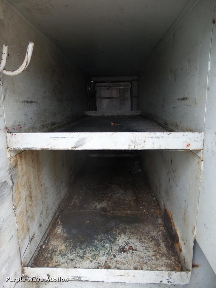 image for item DA2501 1996 Ford F350 chip truck