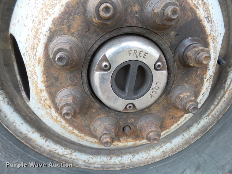 image for item DA2501 1996 Ford F350 chip truck