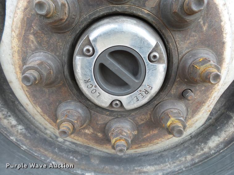 image for item DA2501 1996 Ford F350 chip truck