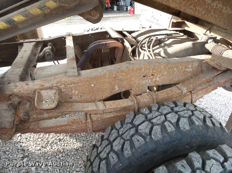 image for item DA2501 1996 Ford F350 chip truck