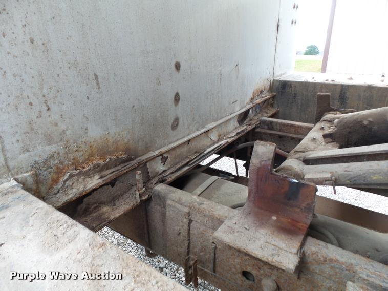 image for item DA2501 1996 Ford F350 chip truck