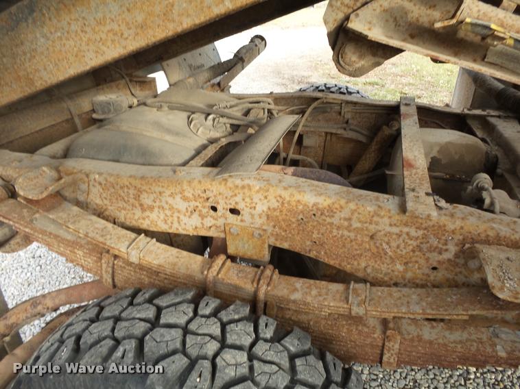 image for item DA2501 1996 Ford F350 chip truck