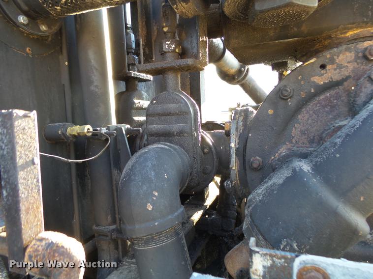 image for item DA2503 1996 International 4900 oil distributor truck