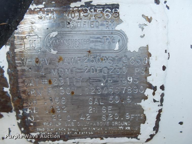 image for item DA2503 1996 International 4900 oil distributor truck