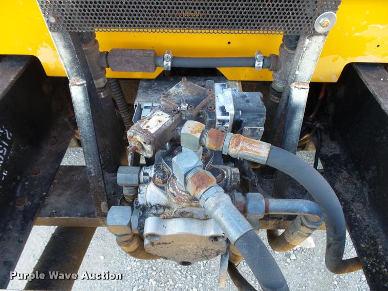 image for item DA2503 1996 International 4900 oil distributor truck