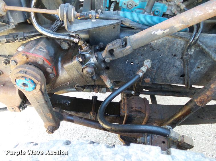 image for item DA2503 1996 International 4900 oil distributor truck