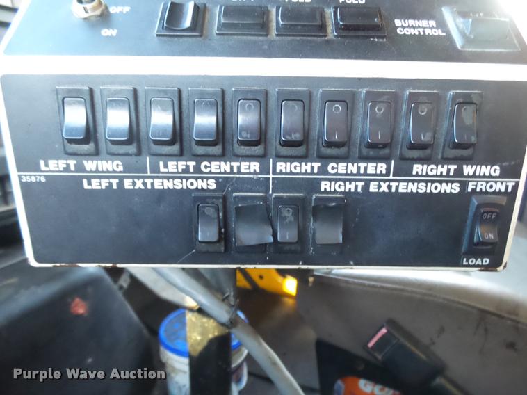 image for item DA2503 1996 International 4900 oil distributor truck