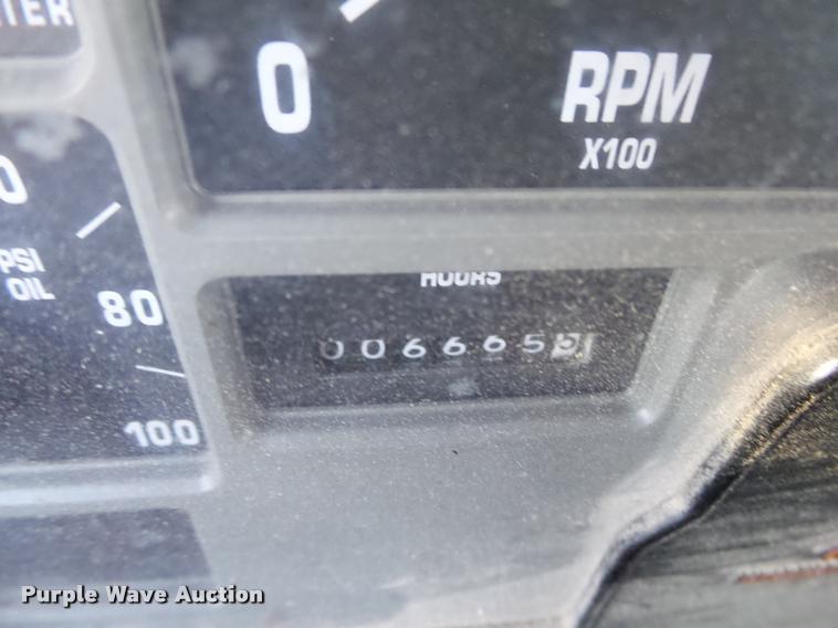 image for item DA2503 1996 International 4900 oil distributor truck