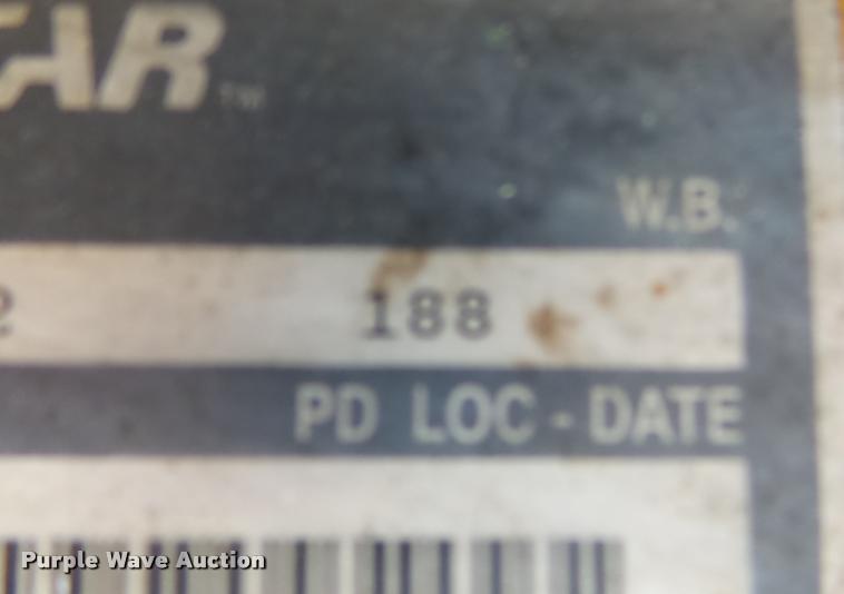 image for item DA2503 1996 International 4900 oil distributor truck