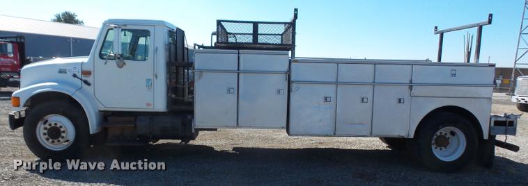 image for item DA3768 2000 International 4700 service truck