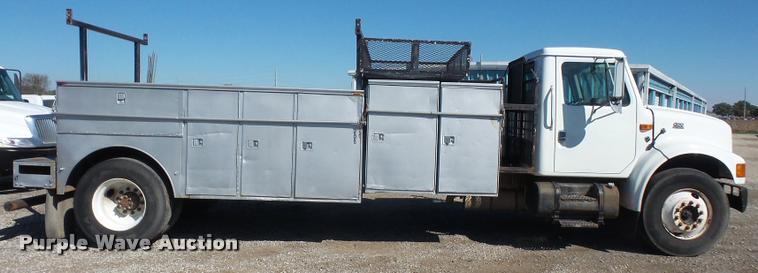 image for item DA3768 2000 International 4700 service truck