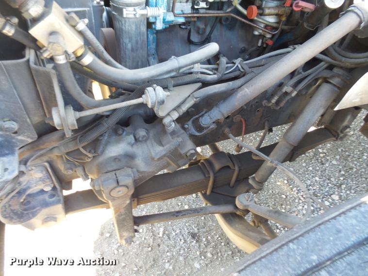 image for item DA3768 2000 International 4700 service truck