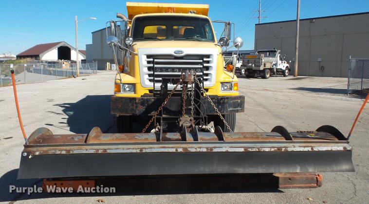 image for item DA3881 2004 Sterling L7500 dump truck