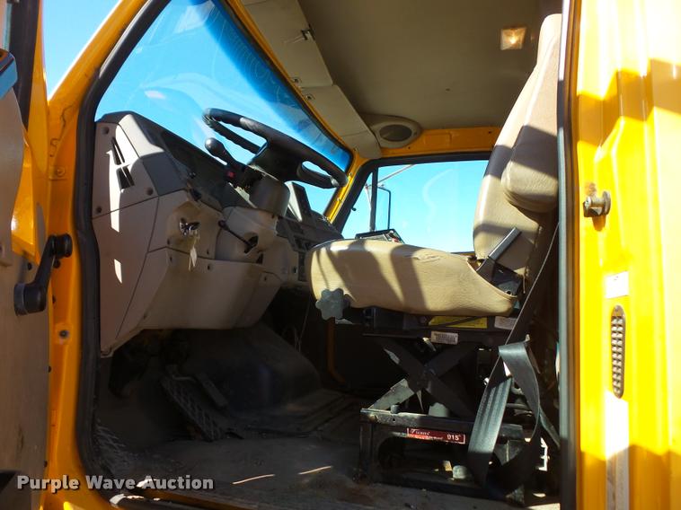 image for item DA3881 2004 Sterling L7500 dump truck