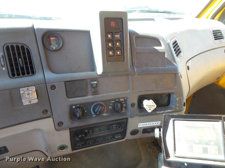 image for item DA3881 2004 Sterling L7500 dump truck