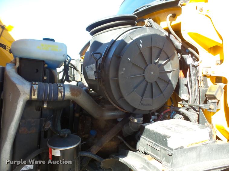 image for item DA3881 2004 Sterling L7500 dump truck