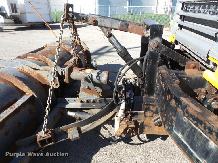 image for item DA3881 2004 Sterling L7500 dump truck