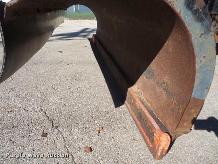 image for item DA3881 2004 Sterling L7500 dump truck