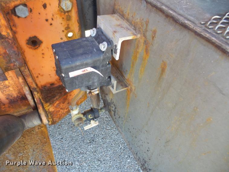 image for item DA3881 2004 Sterling L7500 dump truck