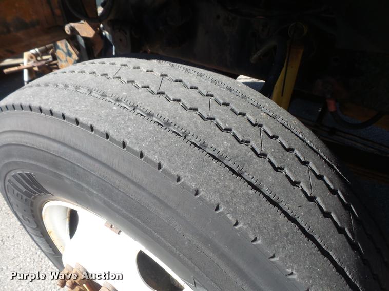 image for item DA3881 2004 Sterling L7500 dump truck