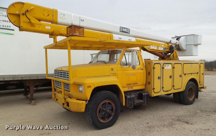 image for item DA5153 1985 Ford F700 bucket truck