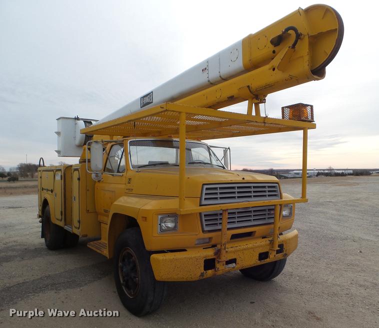 image for item DA5153 1985 Ford F700 bucket truck