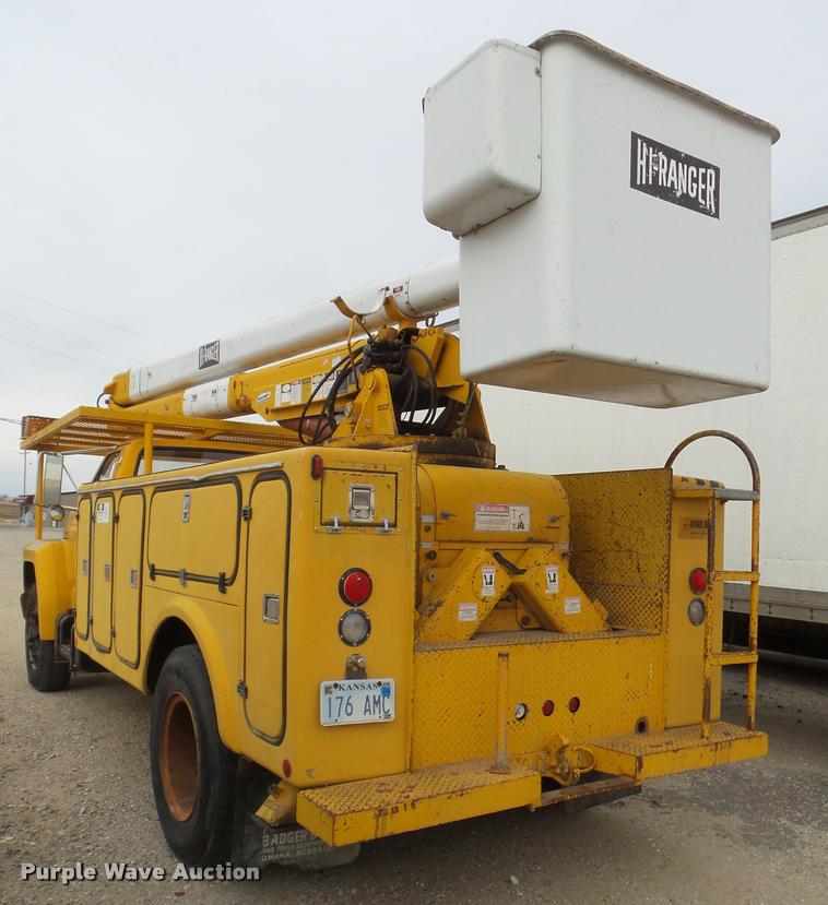 image for item DA5153 1985 Ford F700 bucket truck