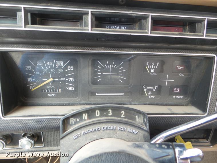 image for item DA5153 1985 Ford F700 bucket truck