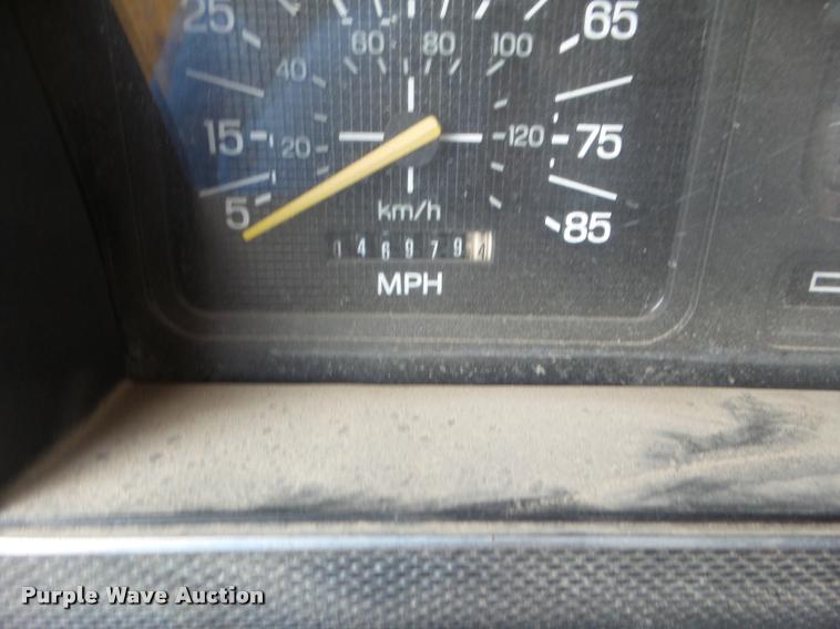 image for item DA5153 1985 Ford F700 bucket truck