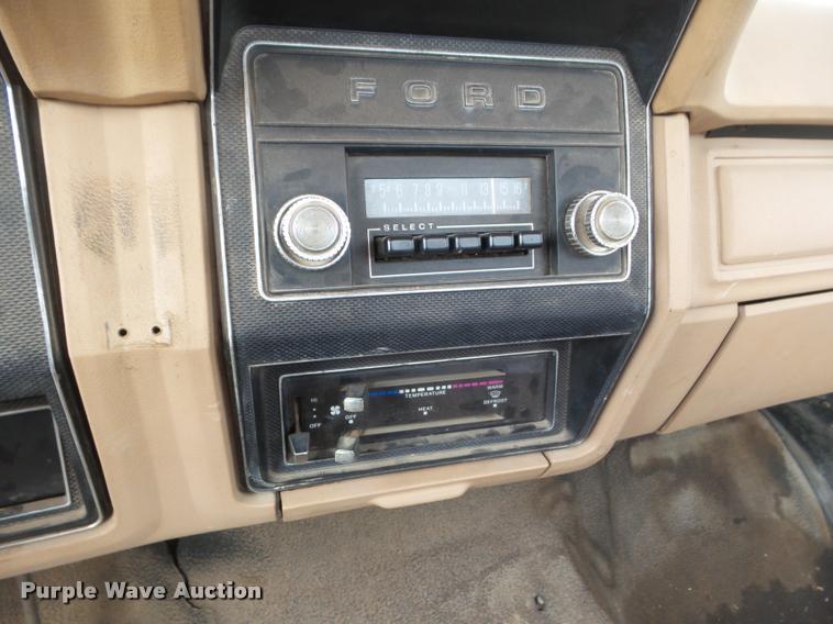 image for item DA5153 1985 Ford F700 bucket truck