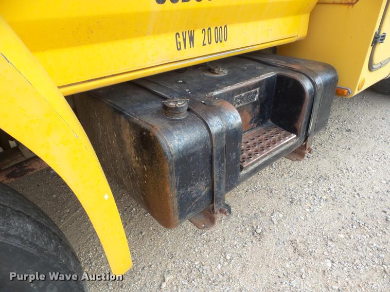 image for item DA5153 1985 Ford F700 bucket truck