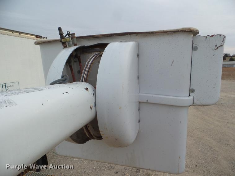 image for item DA5153 1985 Ford F700 bucket truck