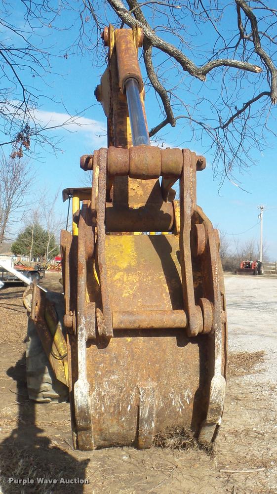 image for item DA5237 John Deere 300B backhoe