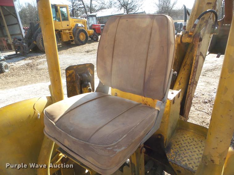 image for item DA5237 John Deere 300B backhoe