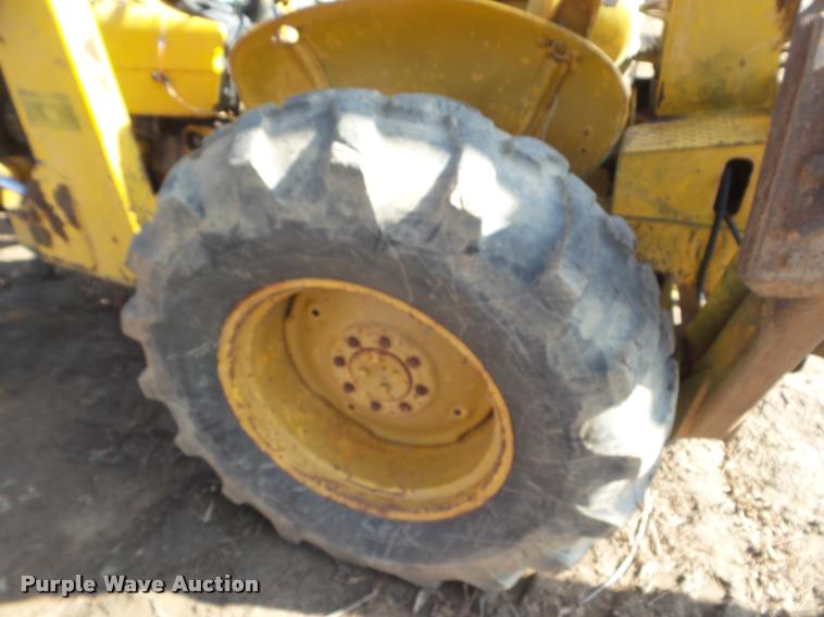 image for item DA5237 John Deere 300B backhoe