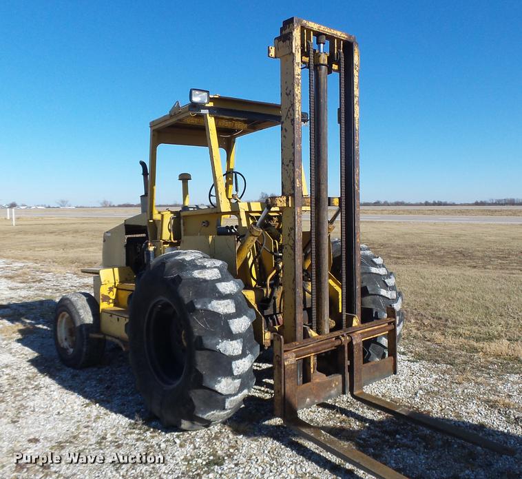 image for item DA9294 Allis Chalmers 700-D rough terrain forklift