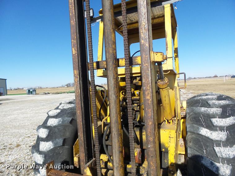 image for item DA9294 Allis Chalmers 700-D rough terrain forklift