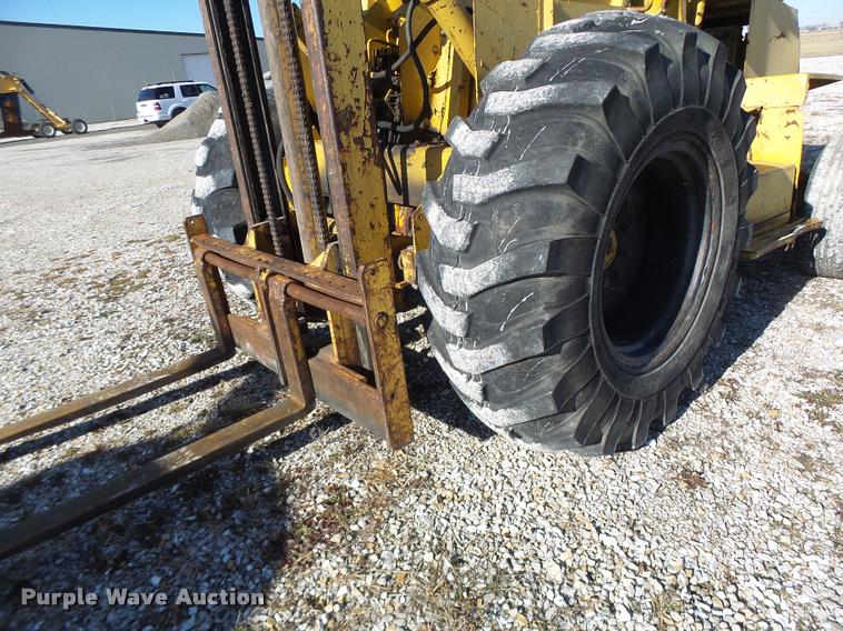 image for item DA9294 Allis Chalmers 700-D rough terrain forklift