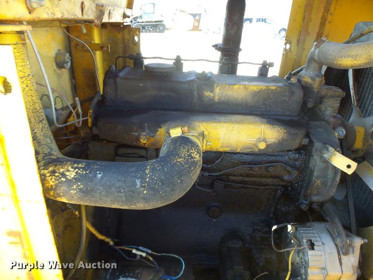 image for item DA9294 Allis Chalmers 700-D rough terrain forklift