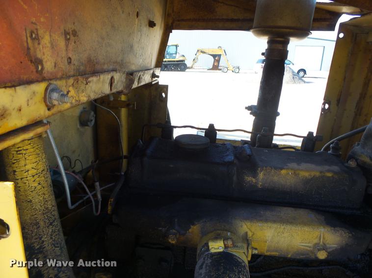 image for item DA9294 Allis Chalmers 700-D rough terrain forklift