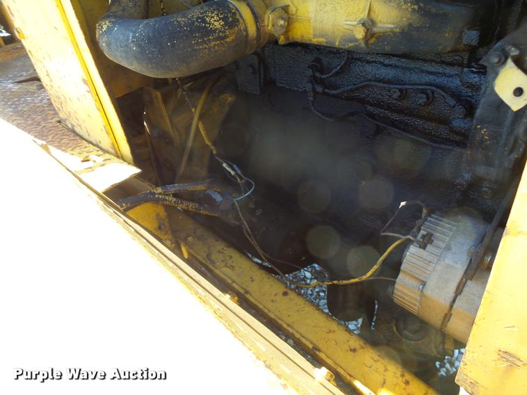 image for item DA9294 Allis Chalmers 700-D rough terrain forklift