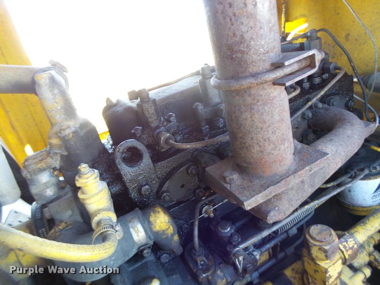 image for item DA9294 Allis Chalmers 700-D rough terrain forklift