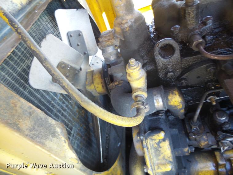 image for item DA9294 Allis Chalmers 700-D rough terrain forklift