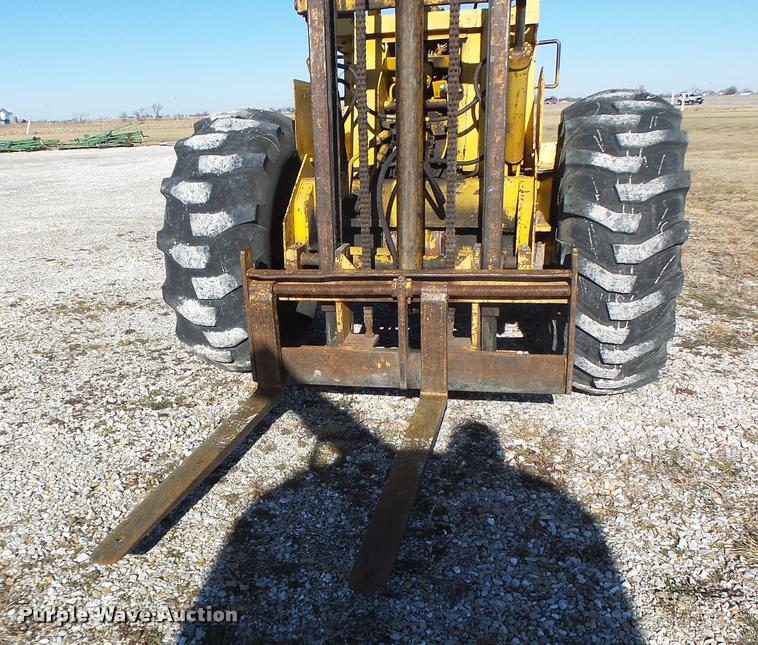 image for item DA9294 Allis Chalmers 700-D rough terrain forklift