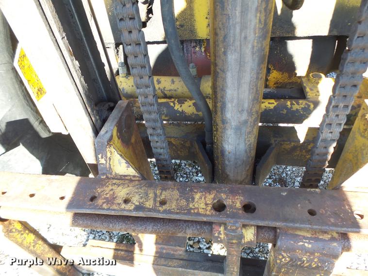 image for item DA9294 Allis Chalmers 700-D rough terrain forklift